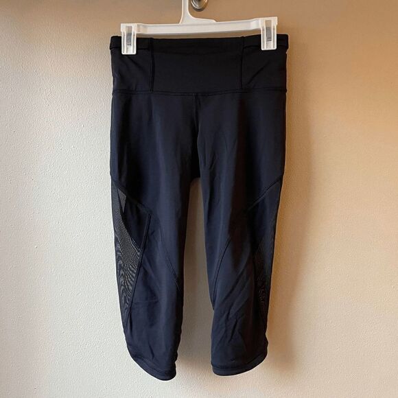 Lululemon Women's Train Times Crop in Black Size 6 - Picture 1 of 2